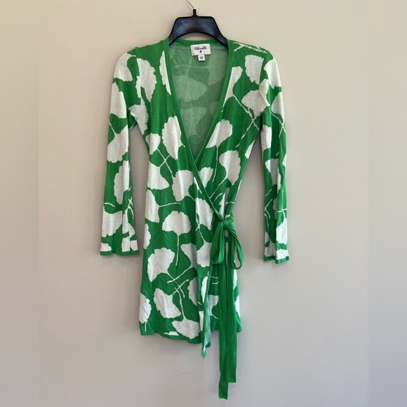 Diane von Furstenburg x Target V-Neck Ginkgo Green Sweater Wrap Top Dress, XXS - Picture 2 of 14